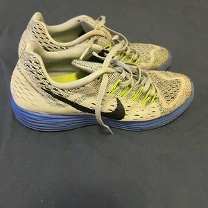 Nike Lunatempo running shoes